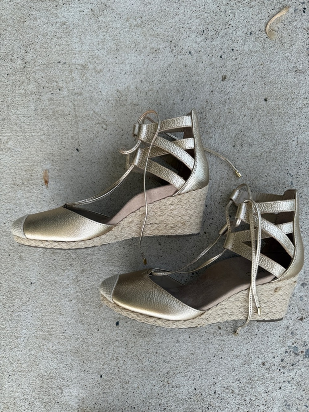 Vionic Aruba Calypso Lace-Up Espadrille Wedge Sandals in Gold Leather Size 9 - Picture 3 of 9